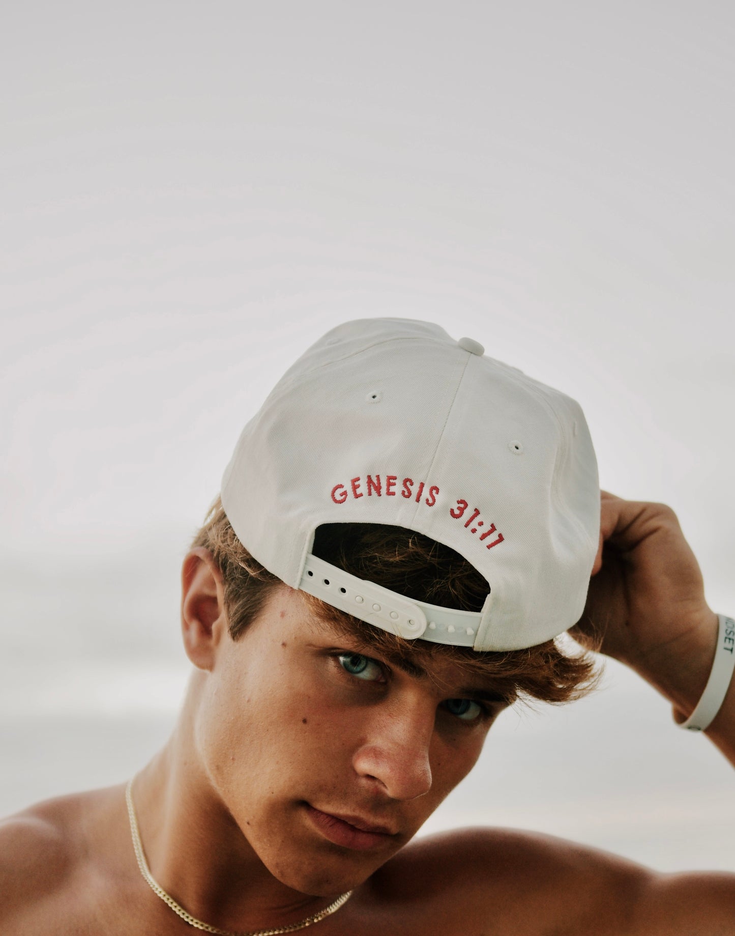 Hineni Hat