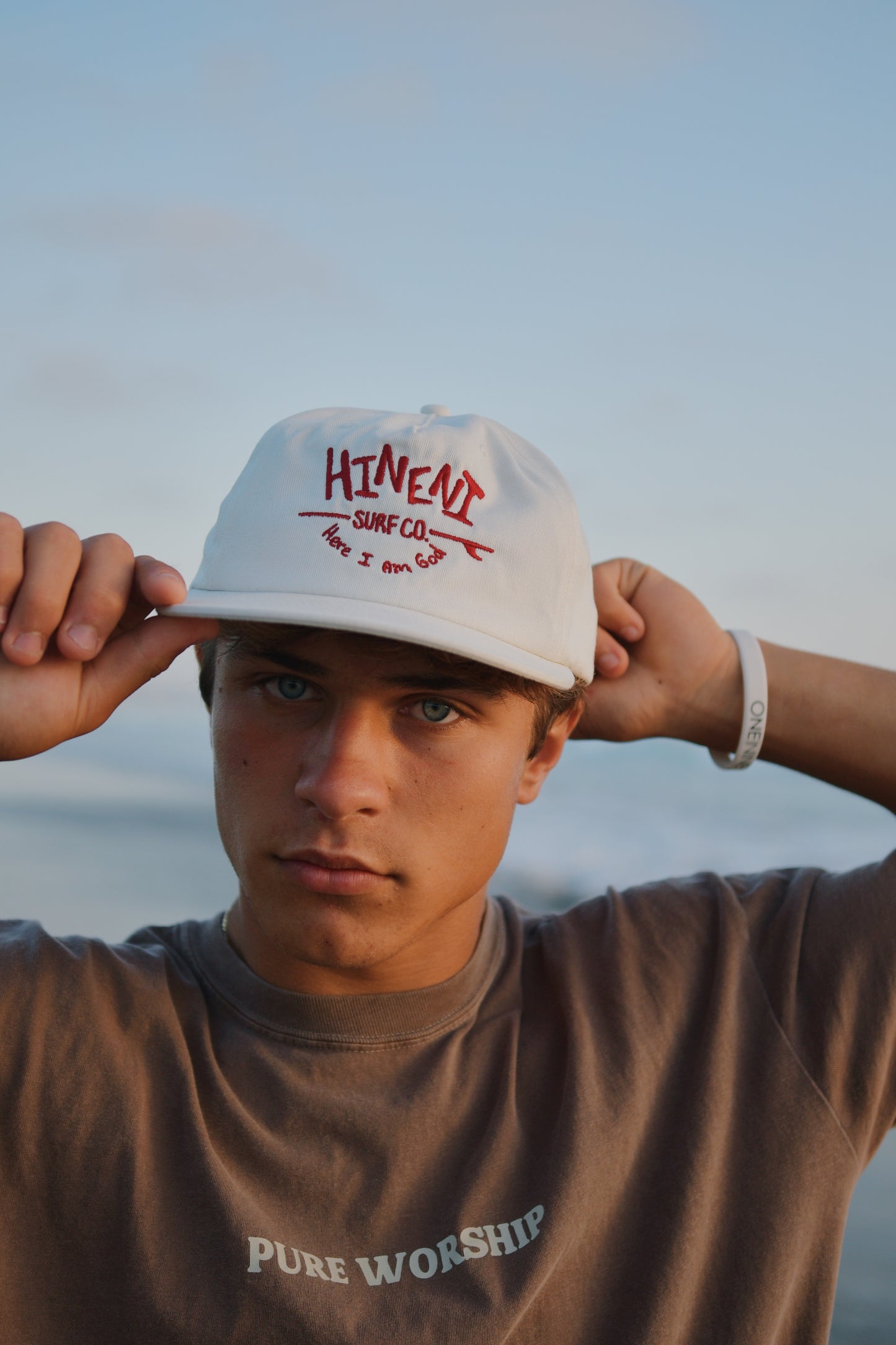 Hineni Hat